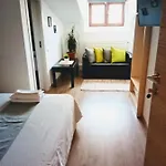 (adults Only) بيت ضيافة بوخارست